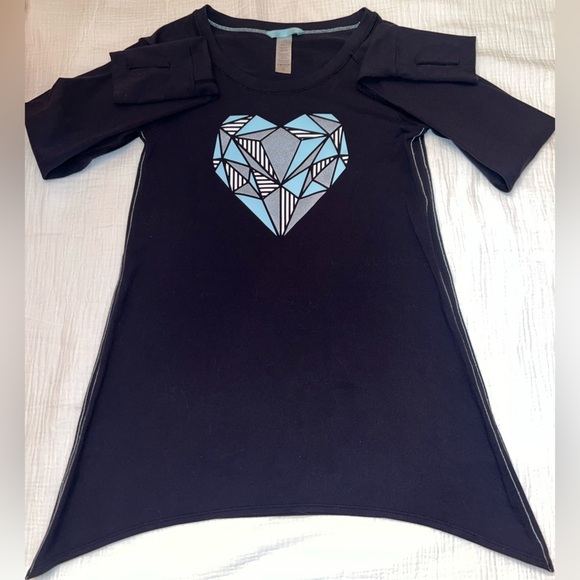 ivivva by Lululemon Girls 12 Tunic Top – Geometric Heart - Picture 2 of 5